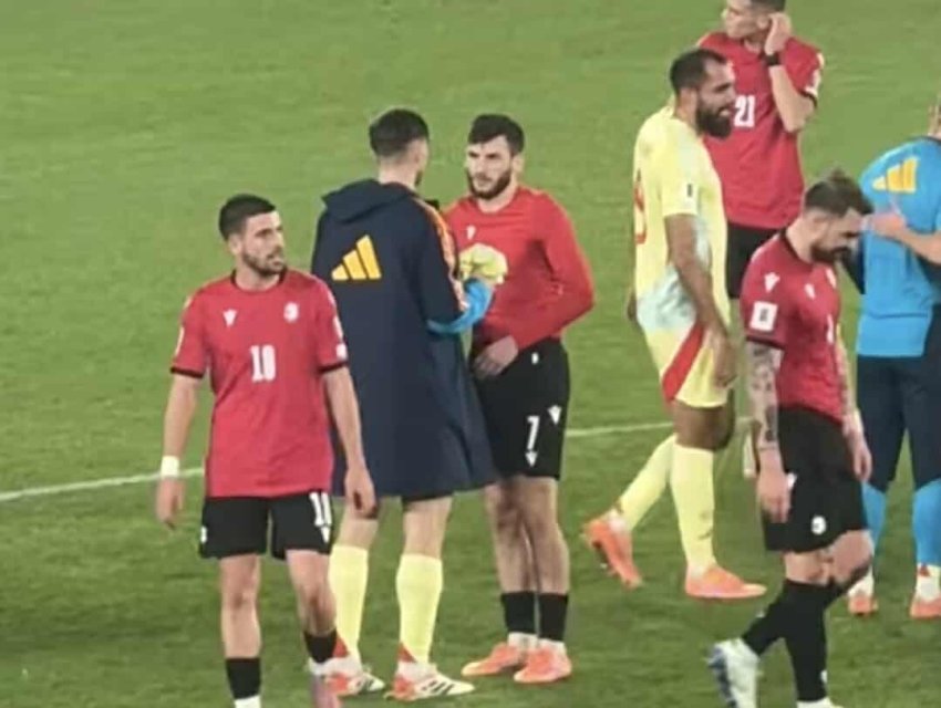 VIDEO: თბილი შეხვედრა - ხვიჩა კვარაცხელია და ფაბიან რუისი მატჩის შემდეგ