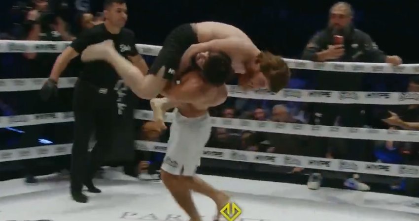 VIDEO: არმან ცარუკიანისა და შარა მაგომედოვის მატჩი მოულოდნელი შედეგით დასრულდა