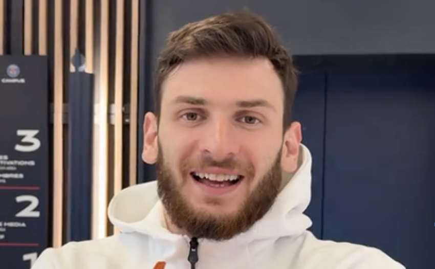 VIDEO: "გილოცავთ ახალ წელს.." - ხვიჩა კვარაცხელიას მიმართვა