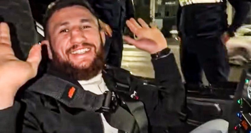 VIDEO: "გნებდებით ძმაო..." - თბილისის ქუჩებში მერაბ დვალიშვილი პოლიციამ გააჩერა