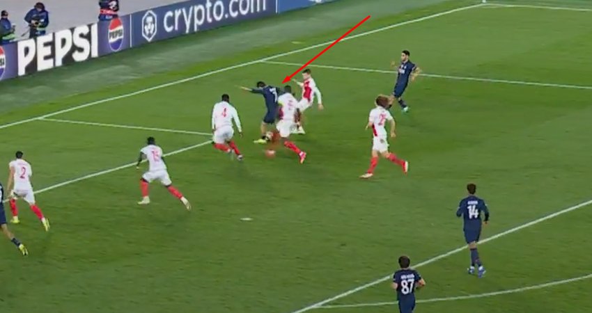 VIDEO: კვარაცხელიაა თუ ლეო მესი? - ქართველმა ნახევარი გუნდი მოატყუა