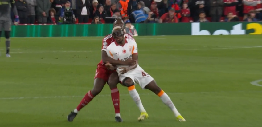 VIDEO: ხელის მოტეხვას გადარჩა! - ვიქტორ ოსიმენის მძიმე შეჯახება