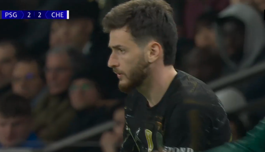 VIDEO: რა მოხდა სტადიონზე, როცა ხვიჩა კვარაცხელია მოედანზე შევიდა